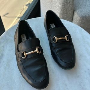 Steve Madden black leather loafers